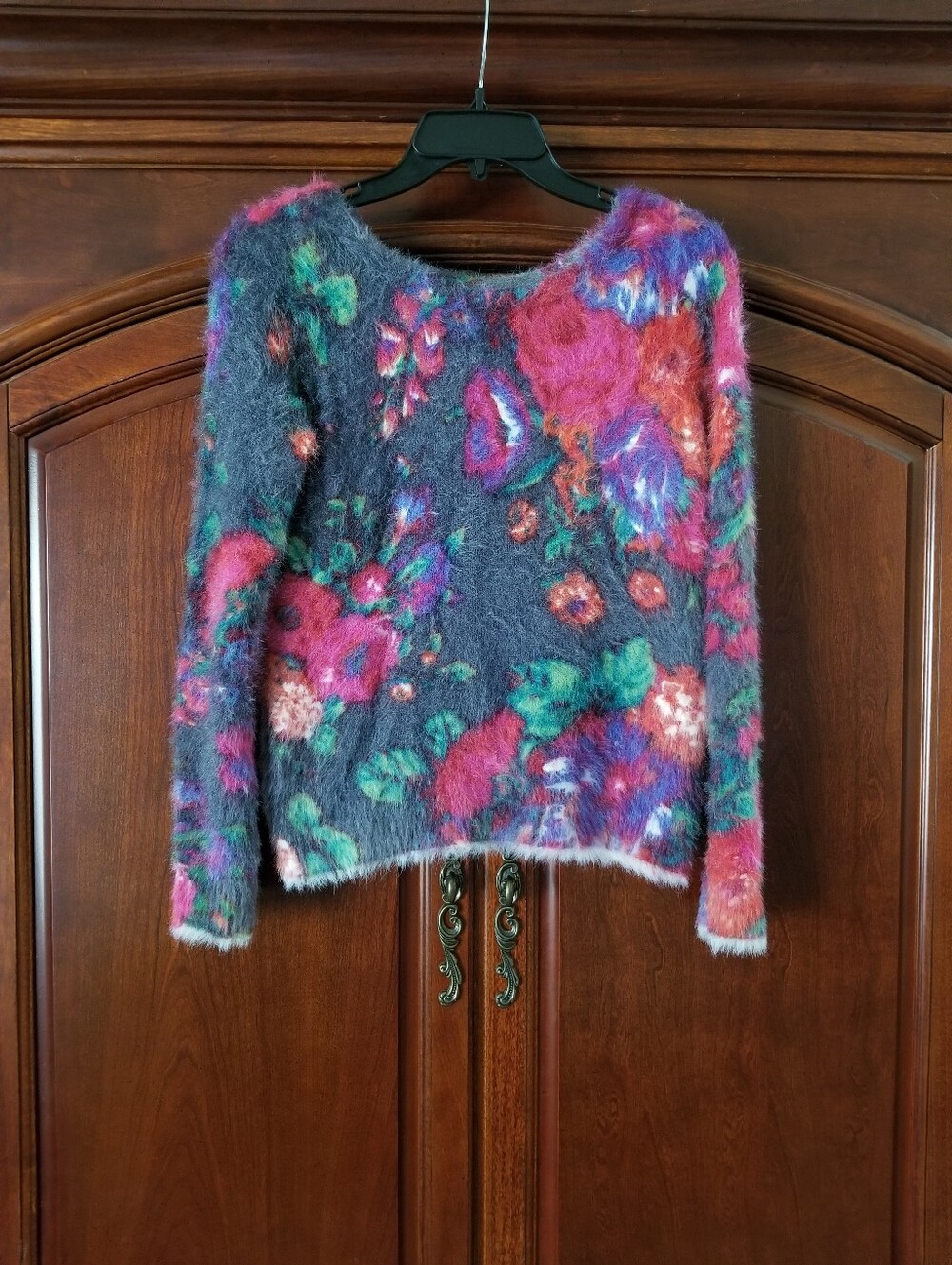 Anthropologie Meadow Rue Ariel Eyelash Floral Gray Pink Fuzzy Sweater Size XS